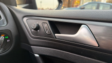 Volkswagen Golf 1.6 TDI SE [Nav] 5dr Diesel Hatchback